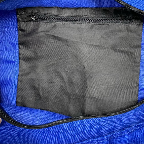 ✨Host Pick!✨Roots Tote Bag, Black and Blue - Picture 3 of 9